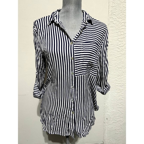 Grand and Greene Tops - White and Navy Blue Botton Down Top